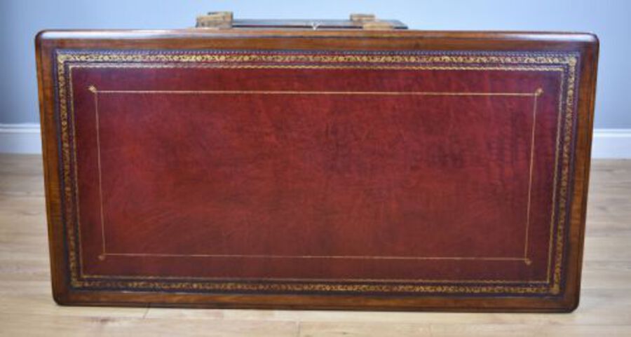Antique 19th Century Victorian Mahogany Pedestal Desk 