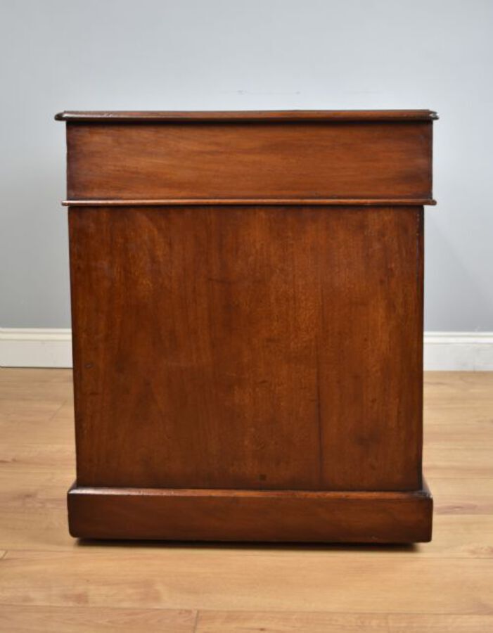 Antique 19th Century Victorian Mahogany Pedestal Desk 