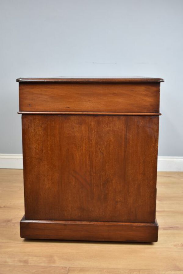 Antique 19th Century Victorian Mahogany Pedestal Desk 