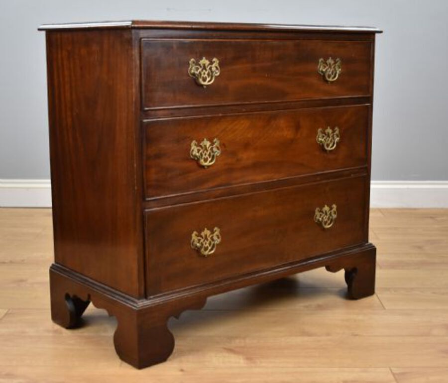 Antique Pair of Mahogany Bedside Chests