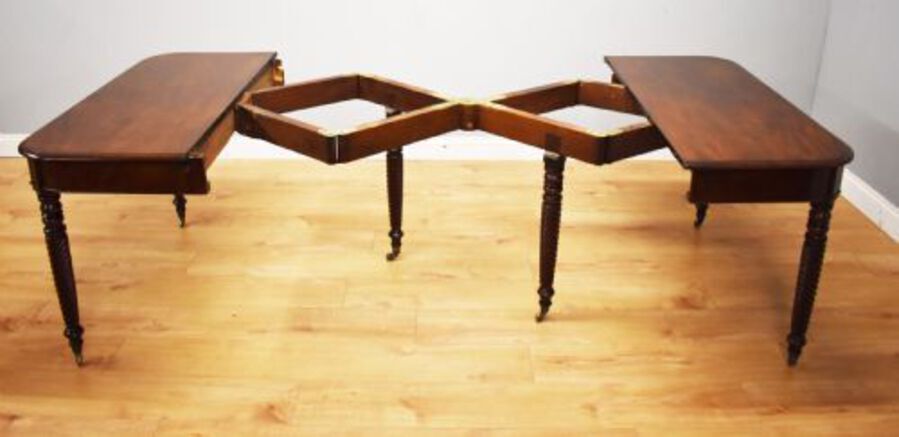 Antique Regency Mahogany Concertina Extending Dining Table