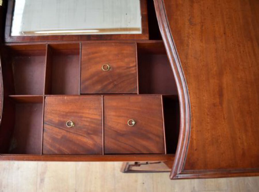 Antique George III Mahogany Serpentine Chest