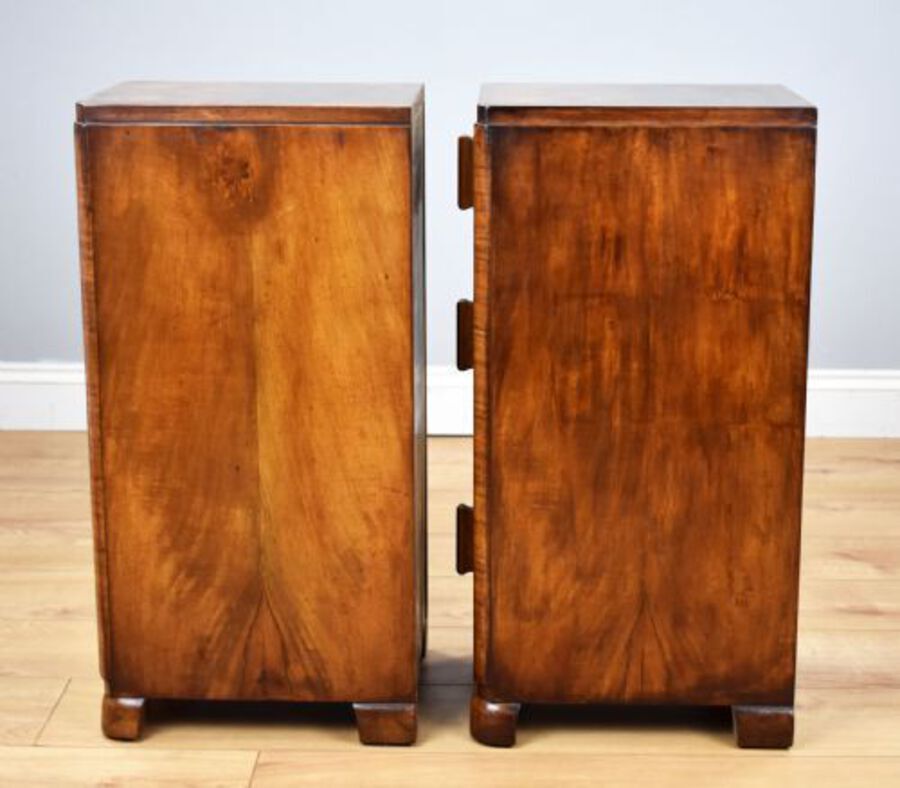 Antique A Pair of Art Deco Walnut Bedside Chests