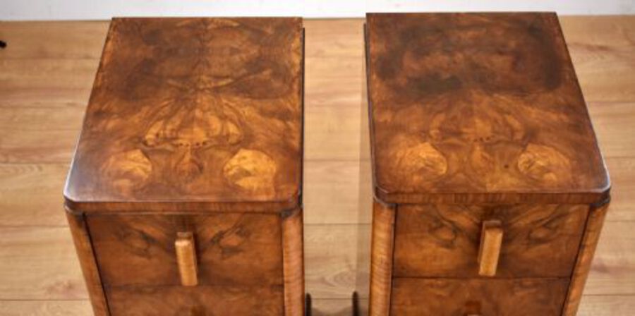 Antique A Pair of Art Deco Walnut Bedside Chests