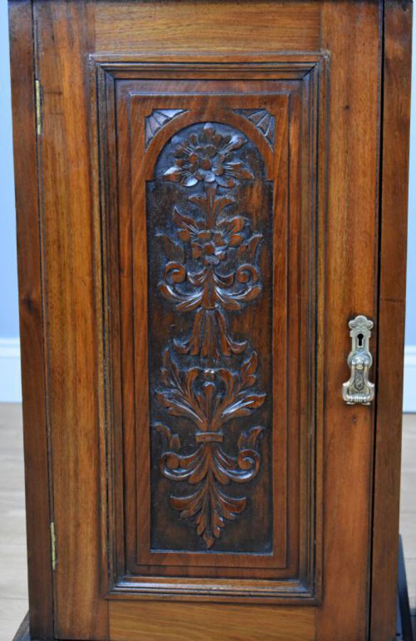 Antique Pair of Victorian Walnut Bedside Cabinets