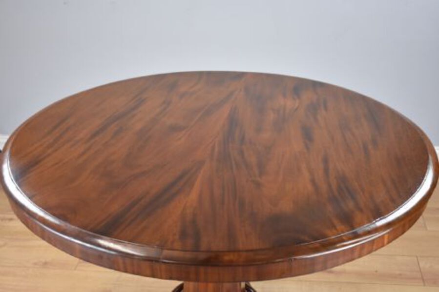 Antique Victorian Mahogany Til top dining/breakfast table