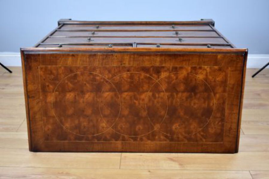 Antique 18th Century Walnut and Oyster Veneer Chest of Drawers
