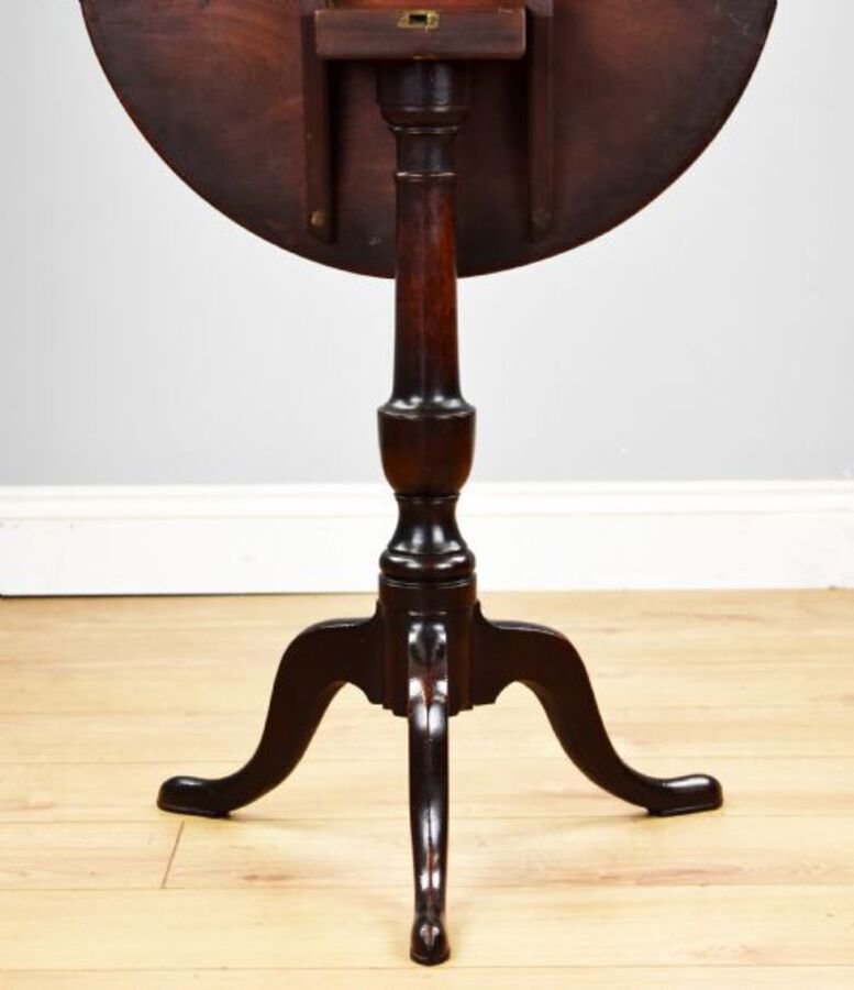 Antique George III Mahogany Tripod Table