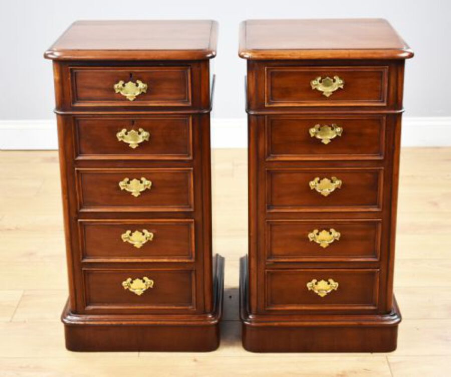 Antique Pair of Victorian Mahogany Bedside Chests
