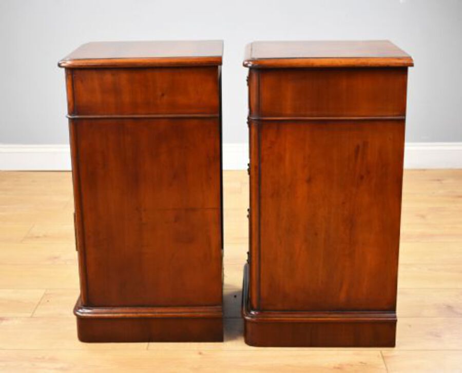 Antique Pair of Victorian Mahogany Bedside Chests