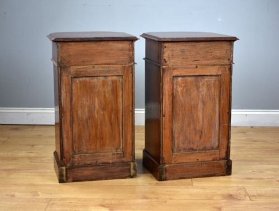 Antique Pair of Victorian Mahogany Bow Front Bedside Chests