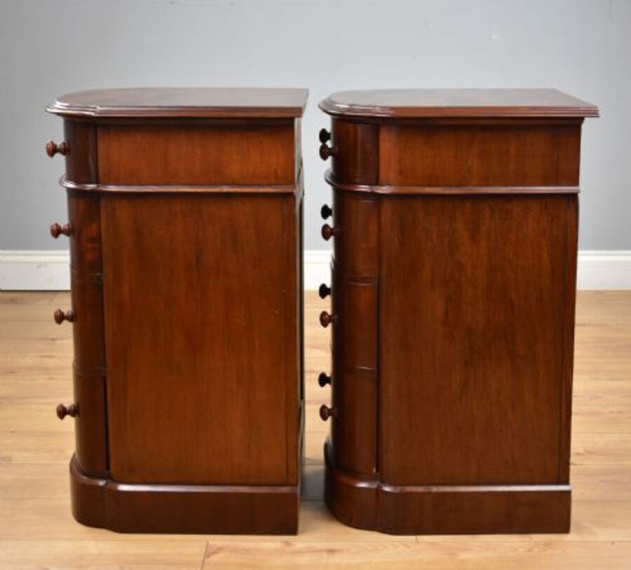 Antique Pair of Victorian Mahogany Bow Front Bedside Chests