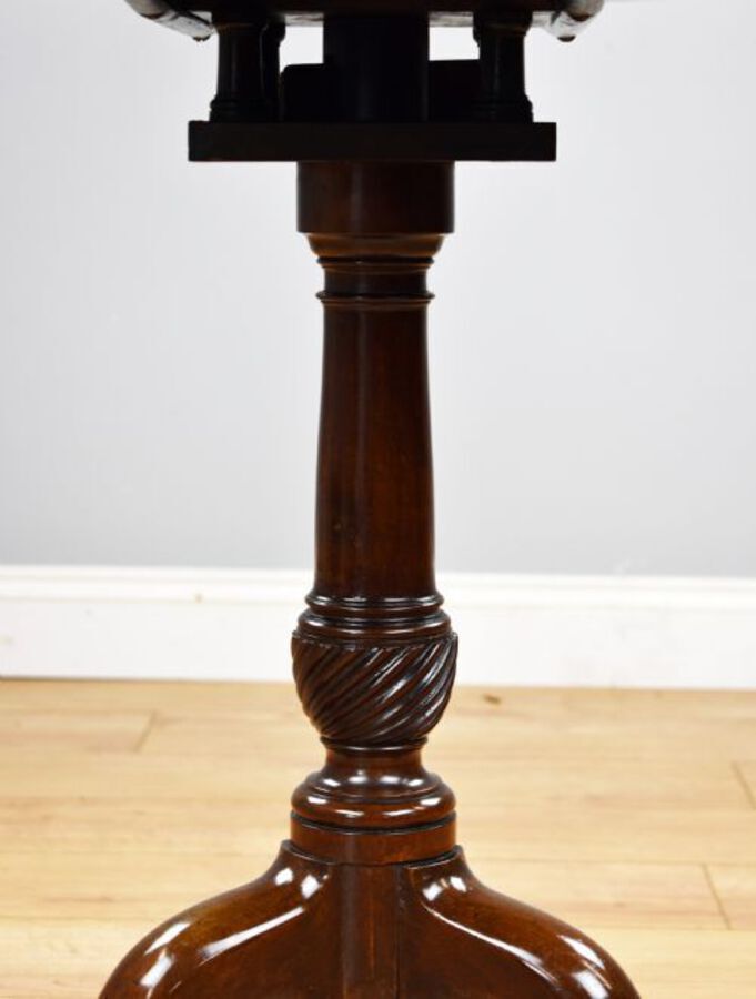 Antique George III Mahogany Tripod Table