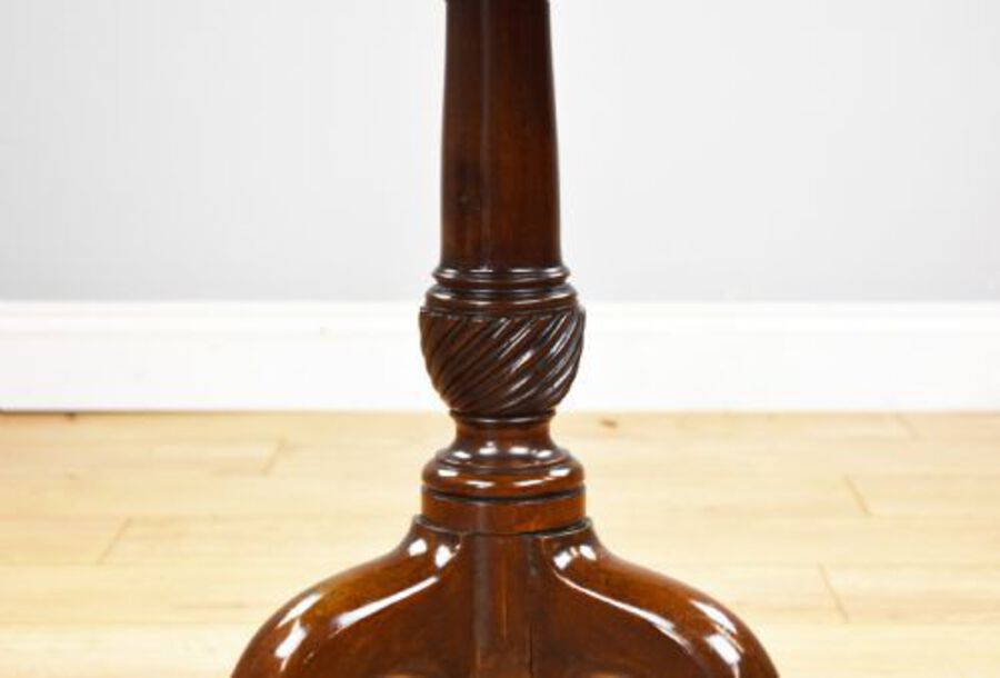 Antique George III Mahogany Tripod Table