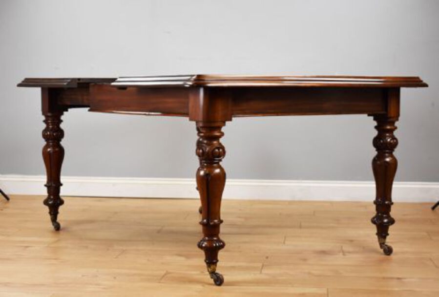 Antique Victorian Mahogany Extending Dining Table
