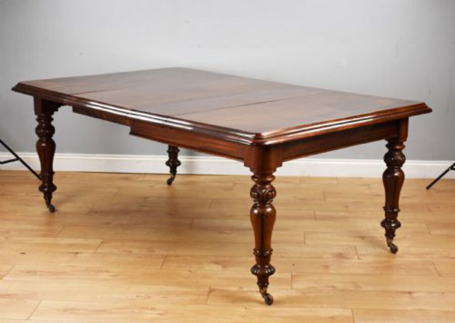 Antique Victorian Mahogany Extending Dining Table