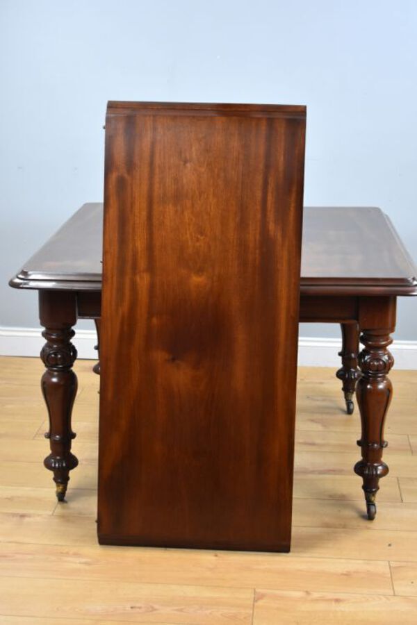 Antique Victorian Mahogany Extending Dining Table