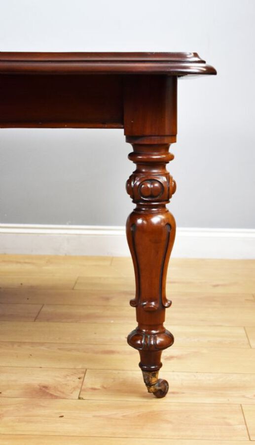 Antique Victorian Mahogany Extending Dining Table