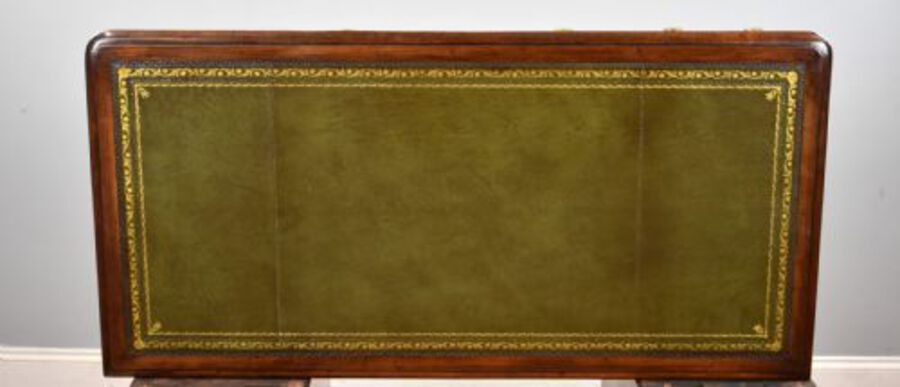 Antique Victorian Mahogany Pedestal Desk