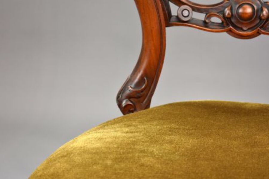 Antique Set Four Victorian Walnut Dining Chairs