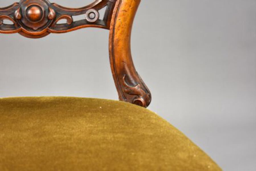 Antique Set Four Victorian Walnut Dining Chairs