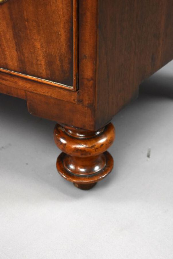 Antique Victorian Mahogany Bow Front Chest of Drawers