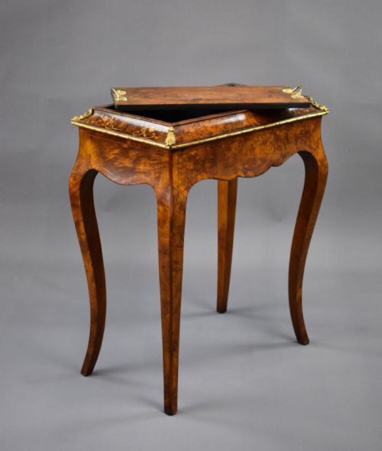 Antique Victorian Burr Walnut Inlaid Jardiniere