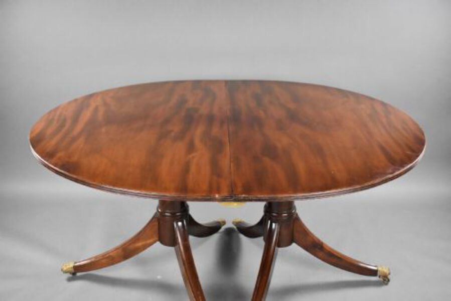 Antique Antique Mahogany Regency Style Pedestal Dining Table
