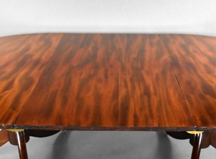 Antique Antique Mahogany Regency Style Pedestal Dining Table