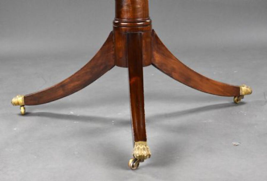 Antique Antique Mahogany Regency Style Pedestal Dining Table