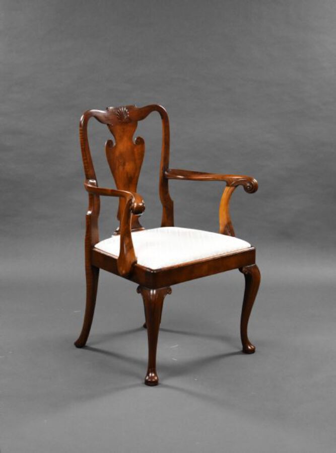 Antique Antique Walnut Extending Dining Table & 8 Chairs