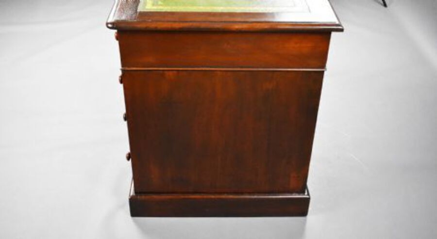 Antique Victorian Mahogany Pedestal Desk