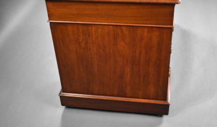 Antique Victorian Mahogany Pedestal Desk