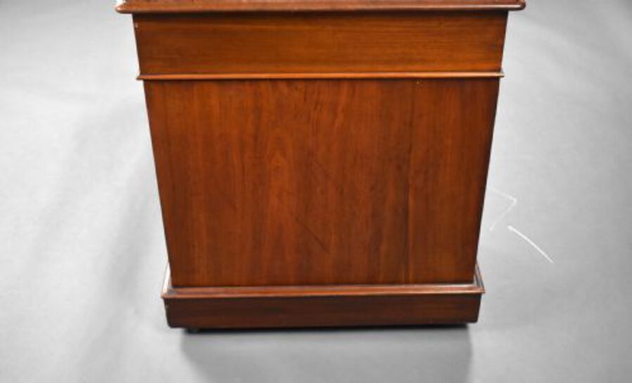 Antique Victorian Mahogany Pedestal Desk