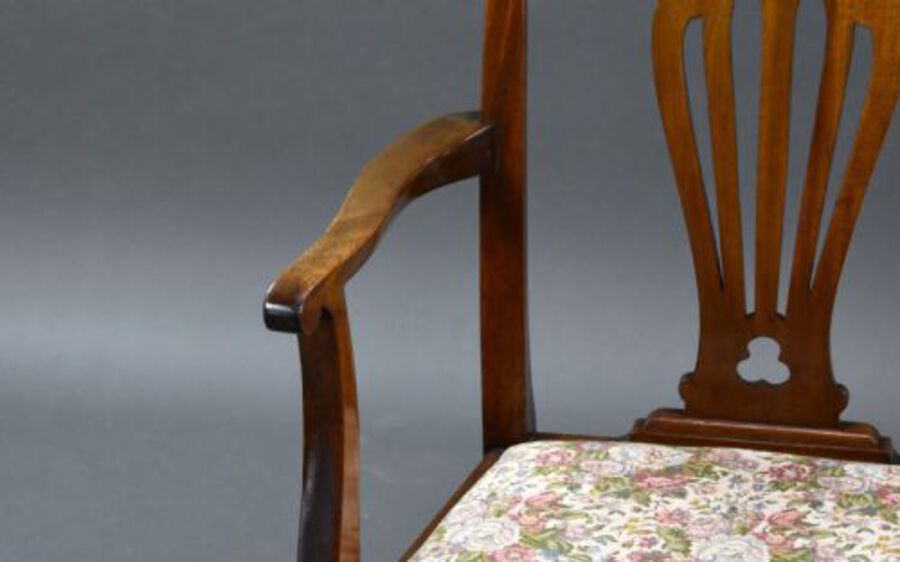 Antique Set of 8 Antique Mahogany Dining Chairs