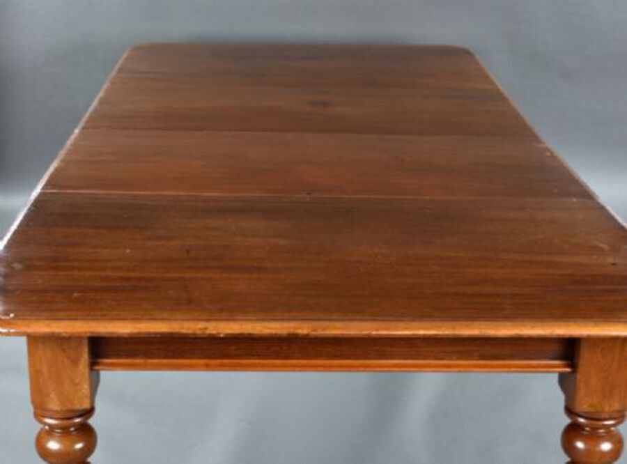 Antique Victorian Mahogany Extending Dining Table
