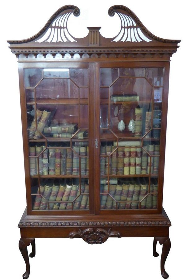 Antique Pair Of 20th Century Chippendale Style Bookcase