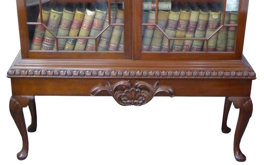 Antique Pair Of 20th Century Chippendale Style Bookcase
