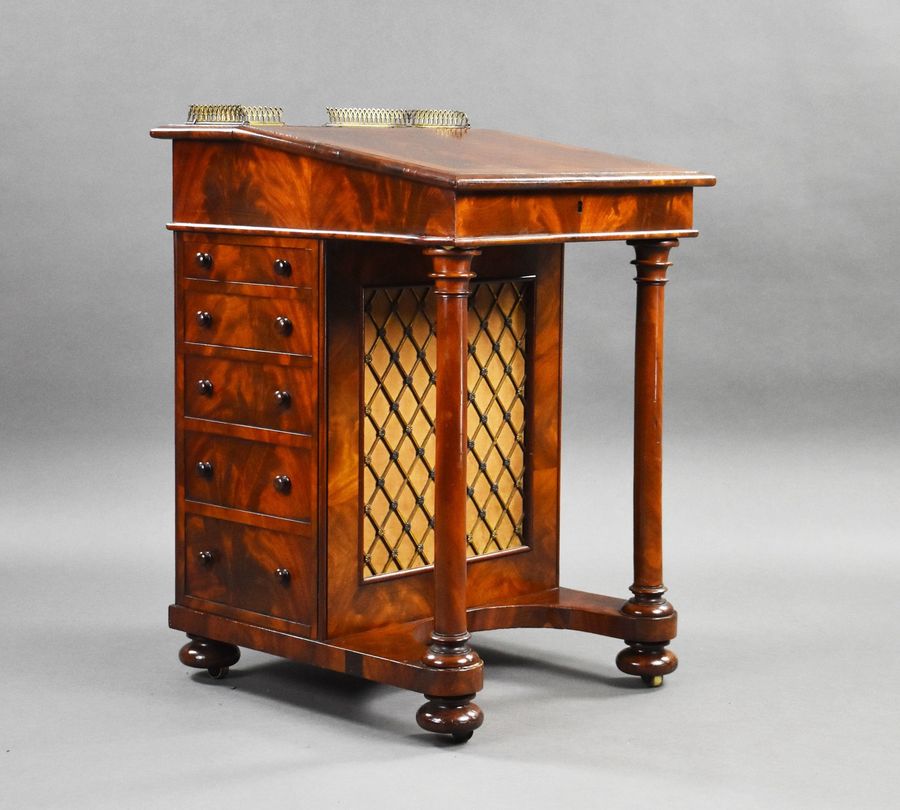 Victorian Flame Mahogany Davenport