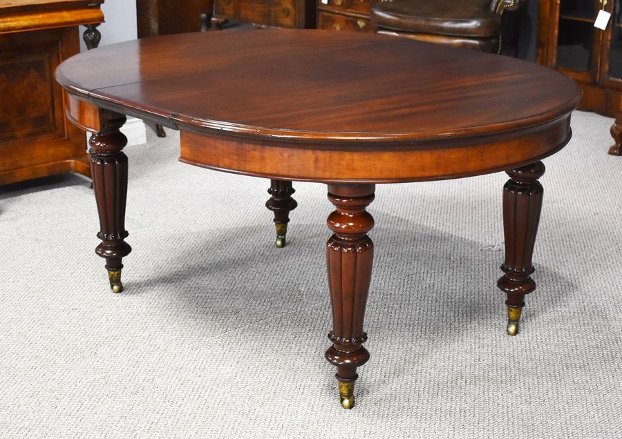 Victorian Mahogany Extending Dining Table