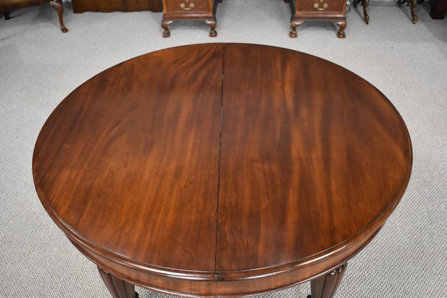 Antique Victorian Mahogany Extending Dining Table