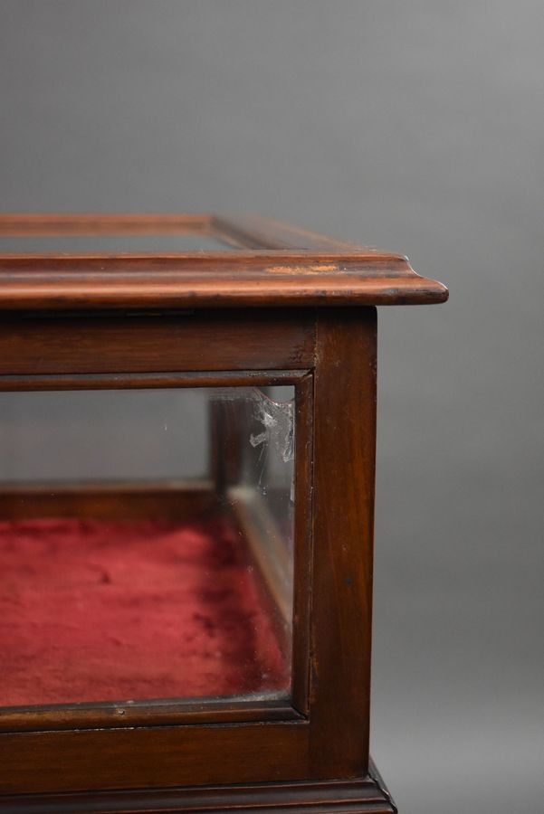 Antique Edwardian Mahogany Bijouterie/Treasure Table