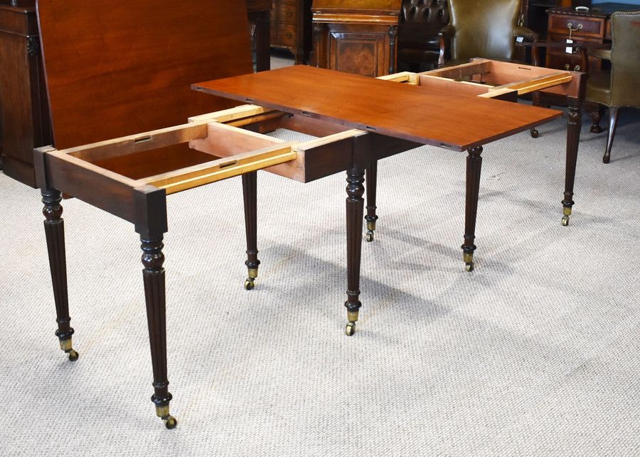 Antique Regency Mahogany Extending Dining Table