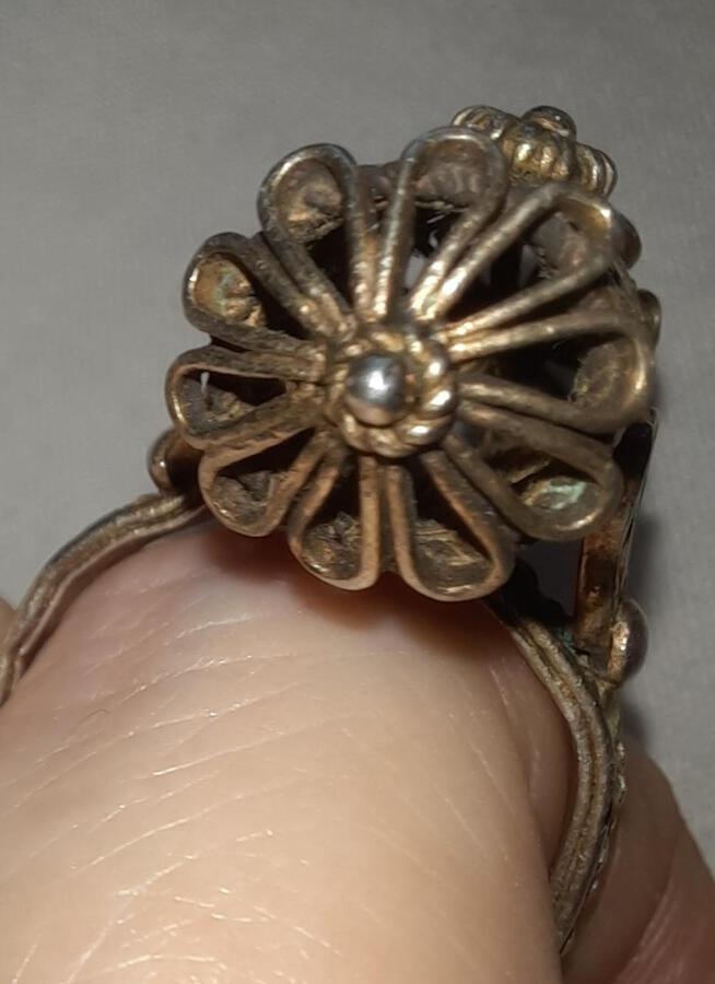 Antique Filigree and Casket Ring. 18/19c.?