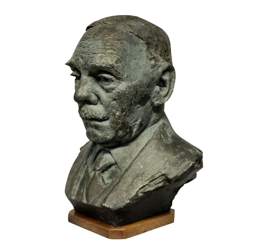 A BRONZE BUST IN THE MANNER OF EPSTEIN