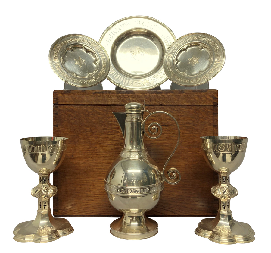 Antique A SILVER COMMUNION SET WITH ORIGINAL BOX BY HENRY WILKINSON & SONS