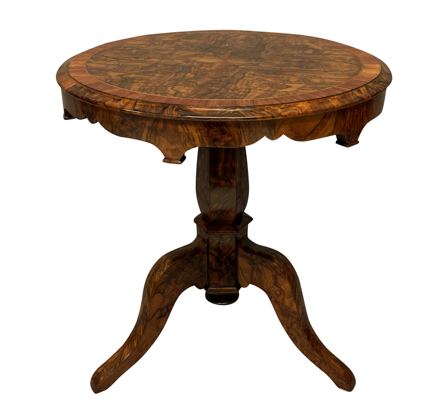 AN ENGLISH XIX CENTURY BURR WALNUT SIDE TABLE