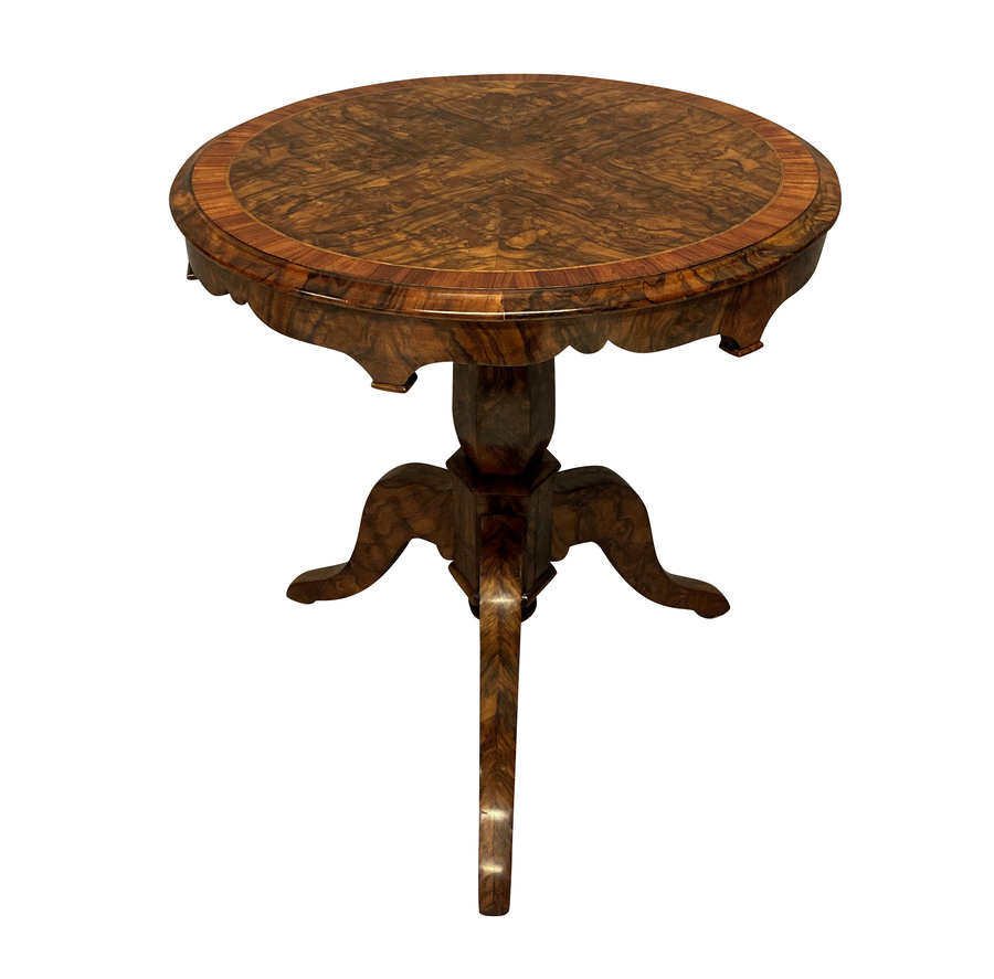 Antique AN ENGLISH XIX CENTURY BURR WALNUT SIDE TABLE