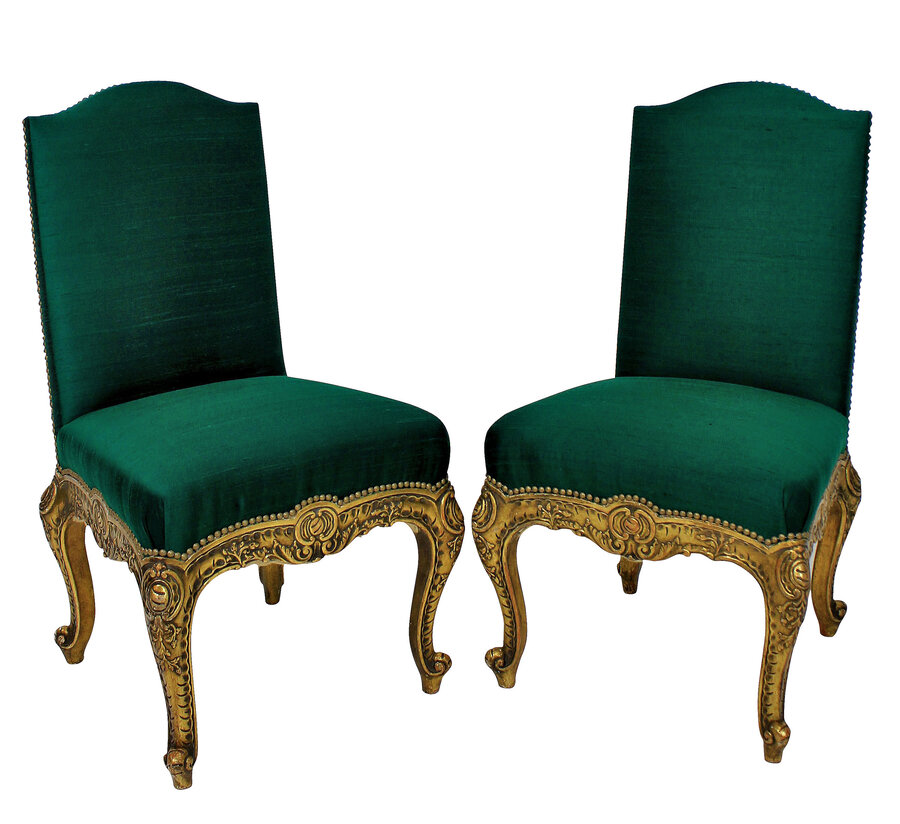 Antique A PAIR OF XIX CENTURY SPANISH GILT WOOD CHAIRS