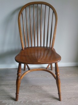 Antique Set of 6 Oak and Elm Windsor Stick Back Hoop Dining Chairs With Crinoline Stretchers